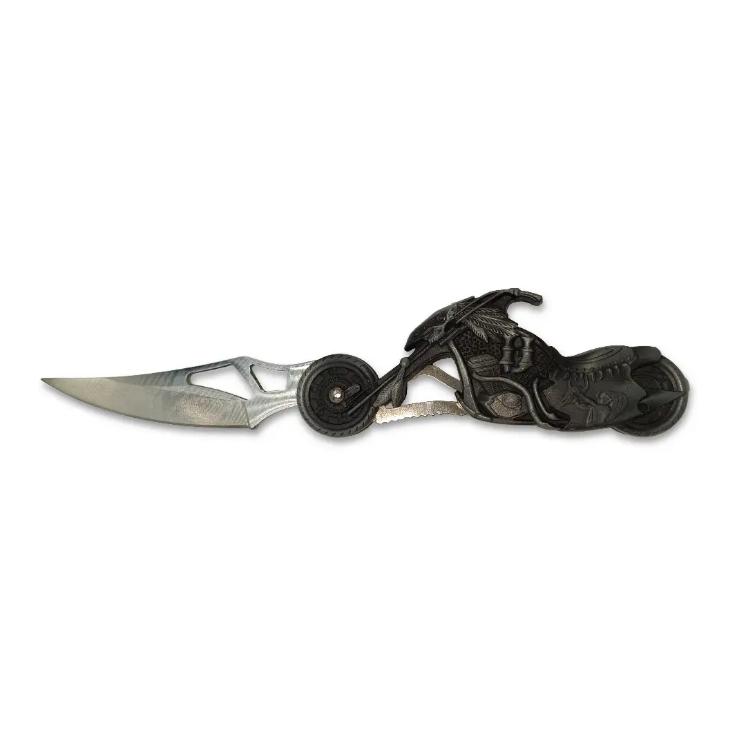 nož s srebrnom oštricom i crnom drškom u obliku motora